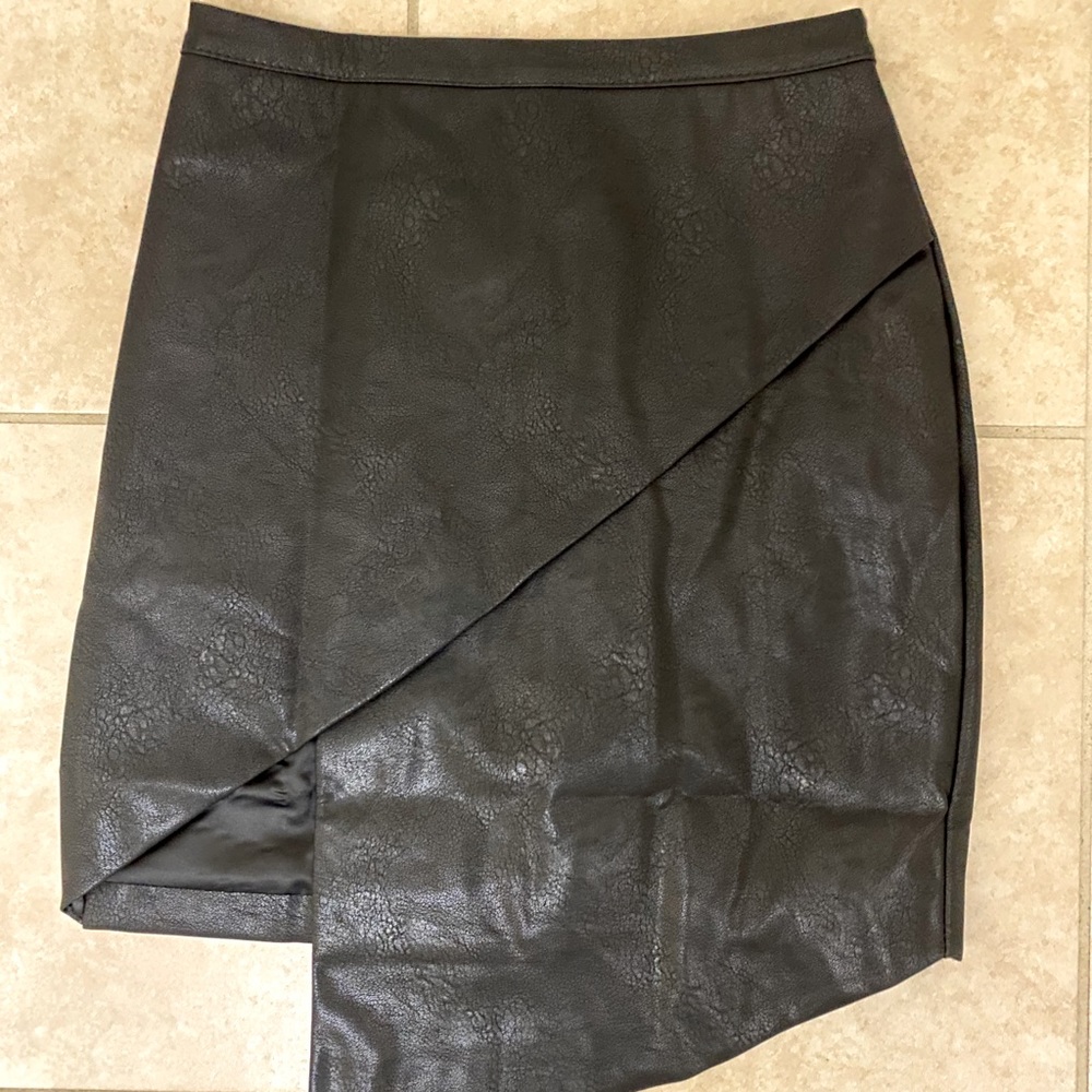 FASHION NOVA SKIRT